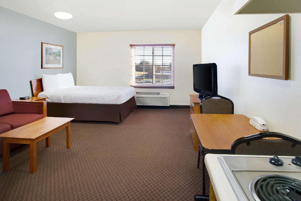 Efficiency Queen Room with Sofa Bed - Accessible/Non-Smoking interior